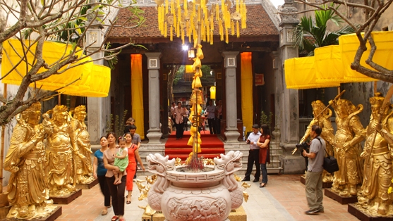 Die Schönheit der Berufsstraßen in Hanoi während des Juwelenfests