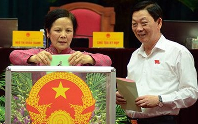 Vertrauensabstimmung - Reform der Tätigkeit der Volksräte