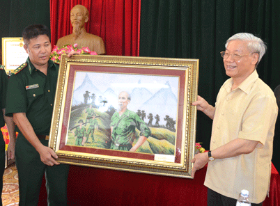 KPV-Generalsekretär Nguyen Phu Trong besucht Hafenstadt Hai Phong
