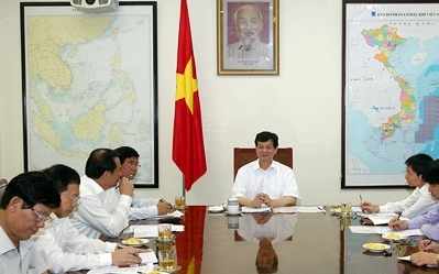Premierminister Nguyen Tan Dung tagt mit Verwalter der Provinz Hai Duong