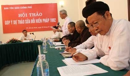 Aufklärung über Verfassung für Würdenträger