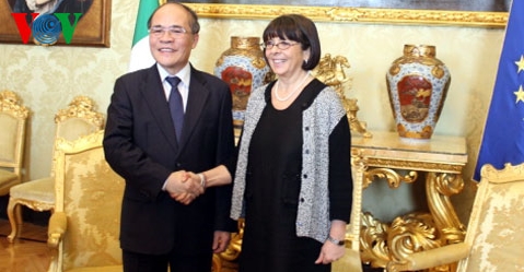 Aktivitäten des Parlamentspräsidenten Nguyen Sinh Hung in Italien
