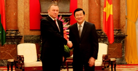 Staatspräsident Truong Tan Sang empfängt den weißrussischen Außenminister