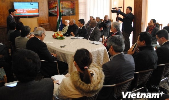 Internationale Gemeinschaft unterstützt friedliche Maßnahmen Vietnams für die Lage im Ostmeer