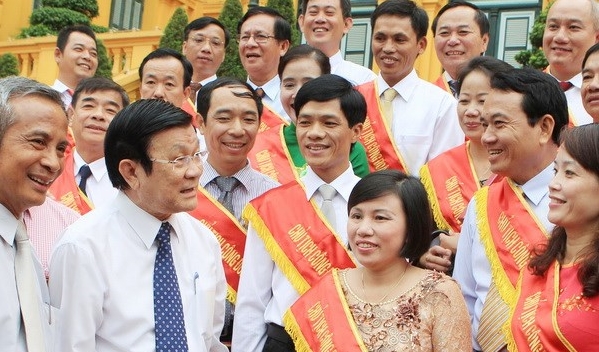 Staatspräsident Truong Tan Sang trifft vorbildliche Leiter der Gewerkschaft
