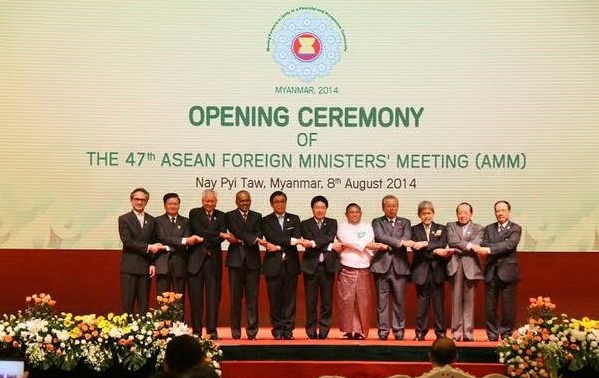 Die vietnamesiche Delegation beteiligt sich an ASEAN-Außenministerkonferenz