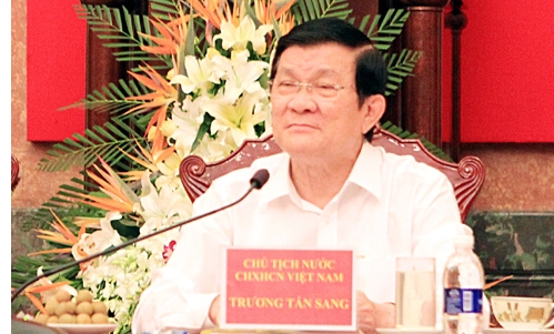 Staatspräsident Truong Tan Sang empfängt Delegierte des internationalen Seminars in Vietnam