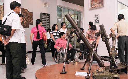 Besuch im Museum des Ho Chi Minh-Pfads