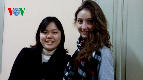 Ausländische Studenten in Vietnam begrüßen das Neujahrsfest Tet