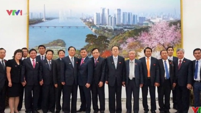Vize-Parlamentspräsident Huynh Ngoc Son besucht Nordkorea