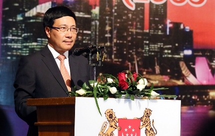 Feier zum 50. Nationalfeiertag Singapurs in Hanoi