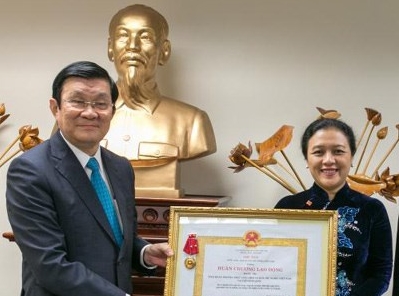 Staatspräsident Truong Tan Sang überreicht Arbeitsorden an die diplomatische Vertretung bei der UNO