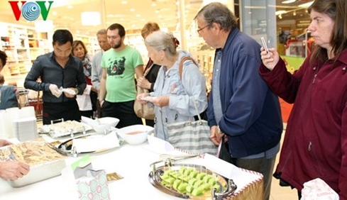 Die vietnamesische Gemeinschaft beteiligt sich am ersten Multikulturfest in Tschechien