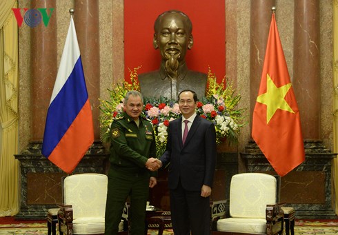 Staatspräsident Tran Dai Quang empfängt den russischen Verteidigungsminister