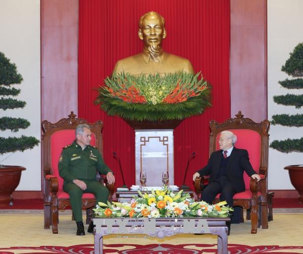 KPV-Generalsekretär Nguyen Phu Trong empfängt den russischen Verteidigungsminister