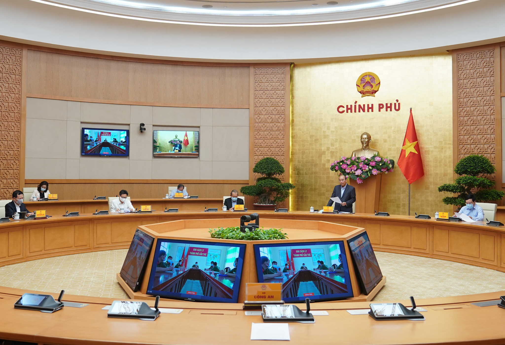 Der Premierminister leitet die Bekämpfung von Covid-19 in den Großstädten