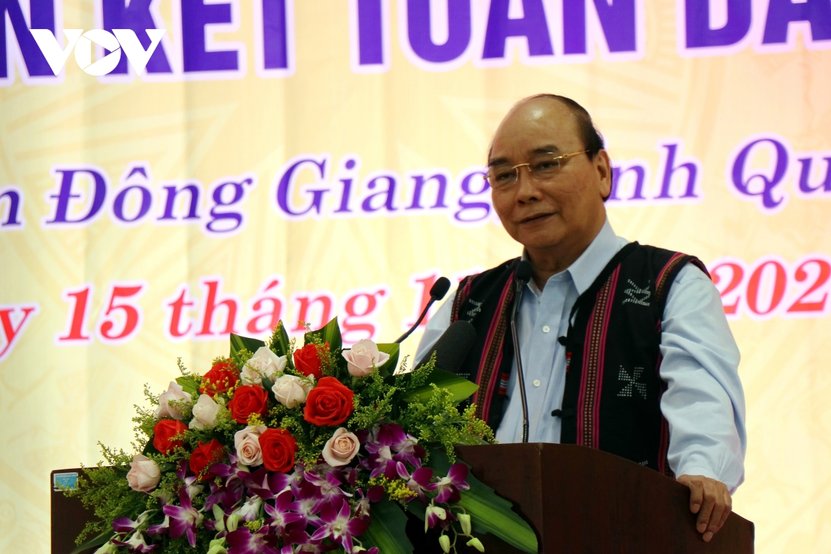 Staatspräsident Nguyen Xuan Phuc: Die Beamten müssen volksnah sein und das Volk anhören