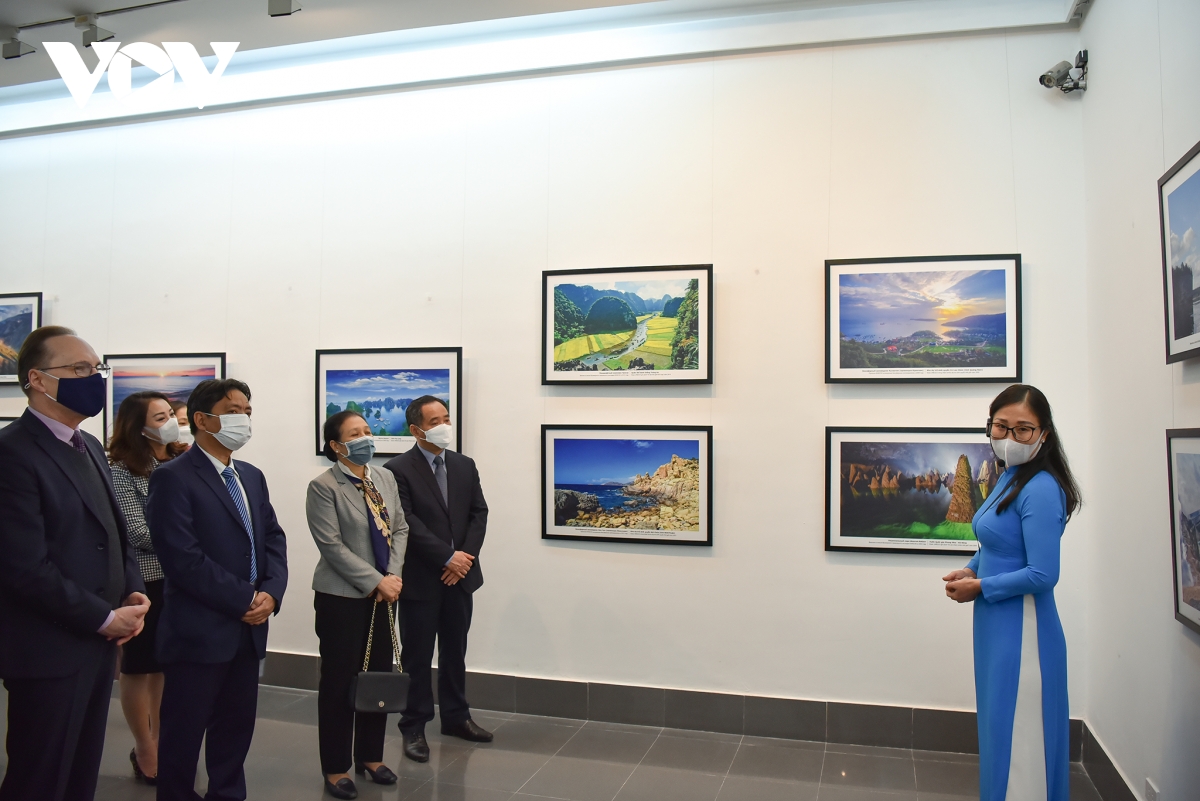 Eröffnung der Fotoausstellung „Welterbe in Vietnam und in Russland“