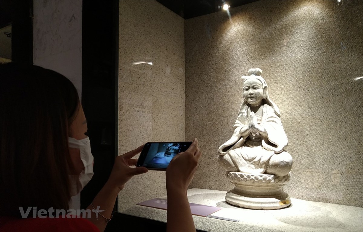 Ehrung der vietnamesischen Kulturschätze durch Keramik-Ausstellung