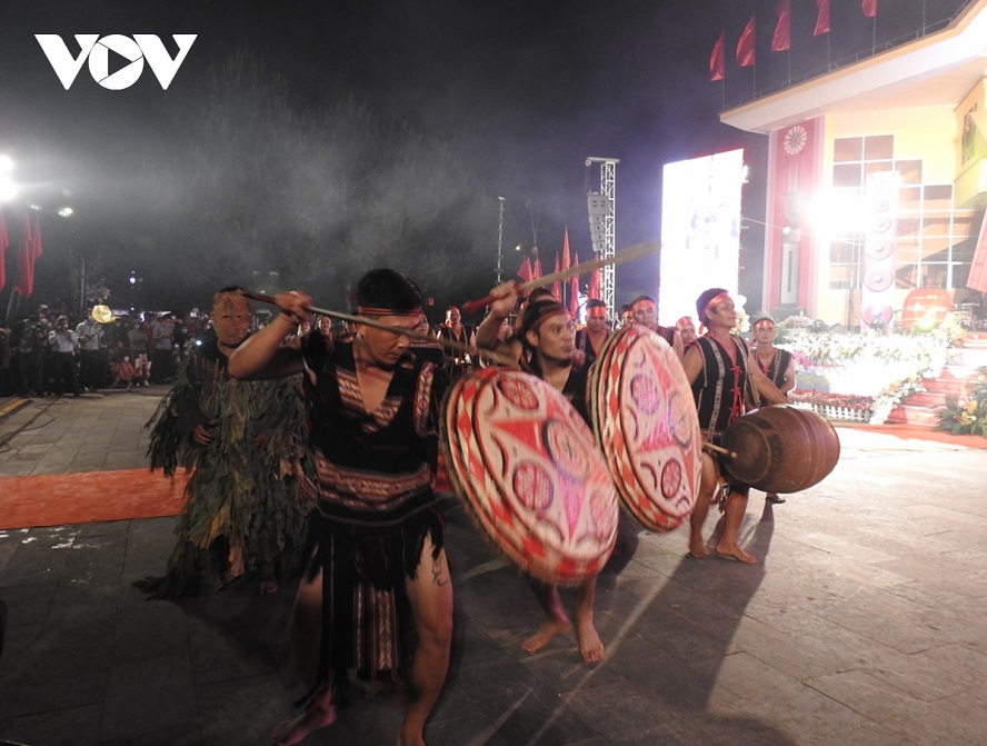 Eröffnung des Festivals der traditionellen Kultur der ethnischen Minderheiten in Truong Son und Hochland Tay Nguyen