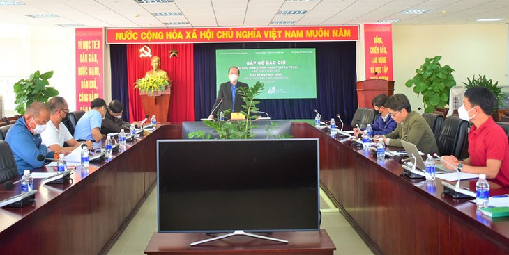 Mehr als 4300 Sportler beteiligen an Marathon und Radrennen in Da Lat