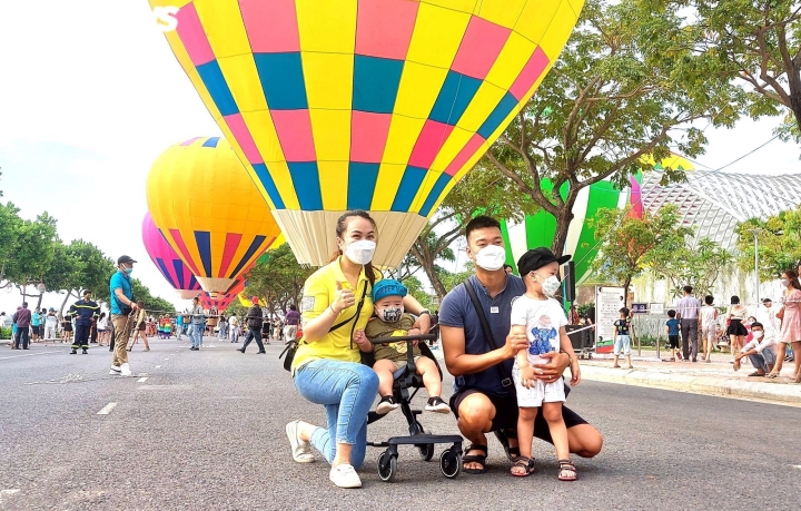 Da Nang organisiert das Heißluftballon-Fest zur Begrüßung der Wiederaufnahme der internationalen Flüge