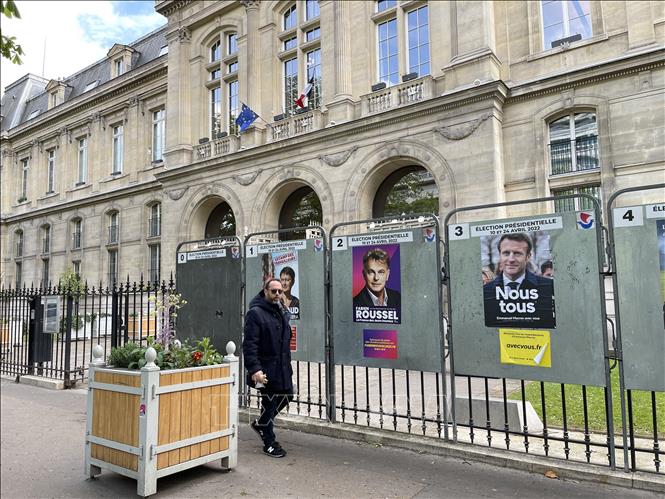 Präsidentschaftswahl in Frankreich: Emmanuel Macron und Le Pen gehen in Stichwahl