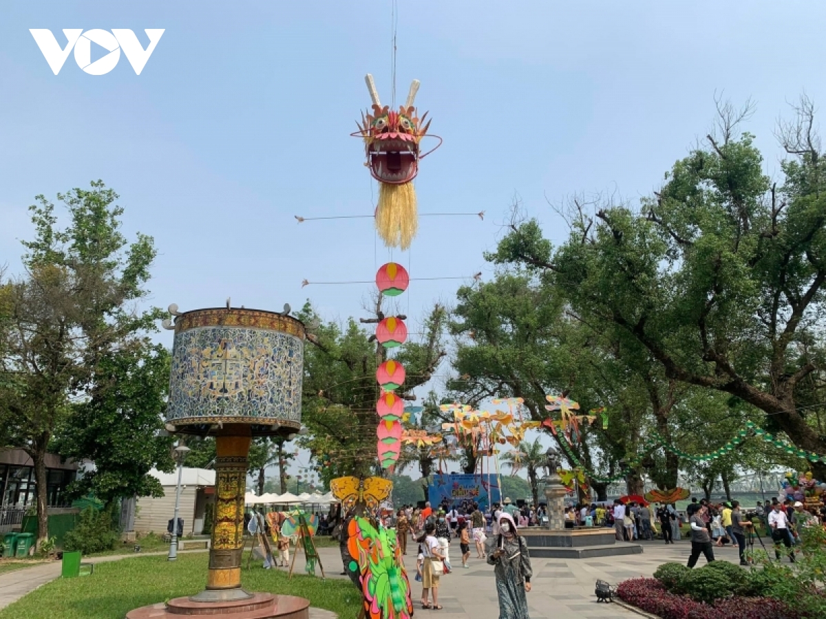 Eröffnung des Drachenfests 2022 in Hue