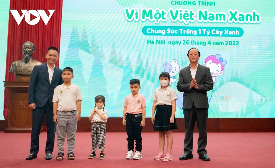 Start des Programms „Für ein grünes Land Vietnam – Anbau von einer Milliarde Bäume“