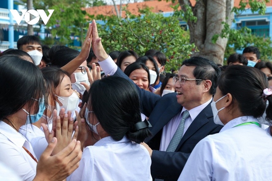 Premierminister Pham Minh Chinh besucht das Internat in der Provinz Soc Trang
