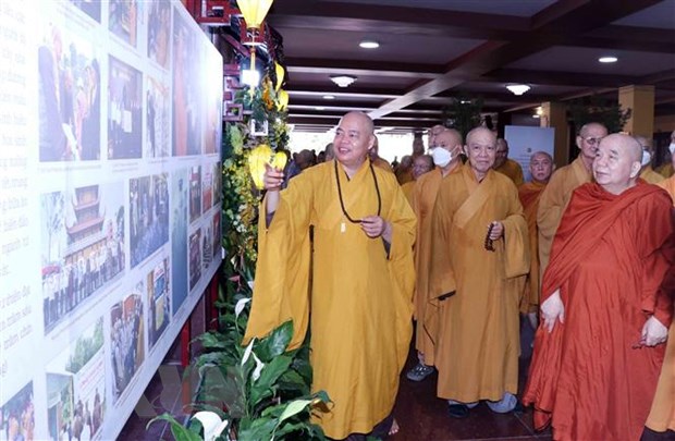 Ausstellung „40 Jahre Aufbau und Entwicklung des Buddhismus in Ho-Chi-Minh-Stadt“
