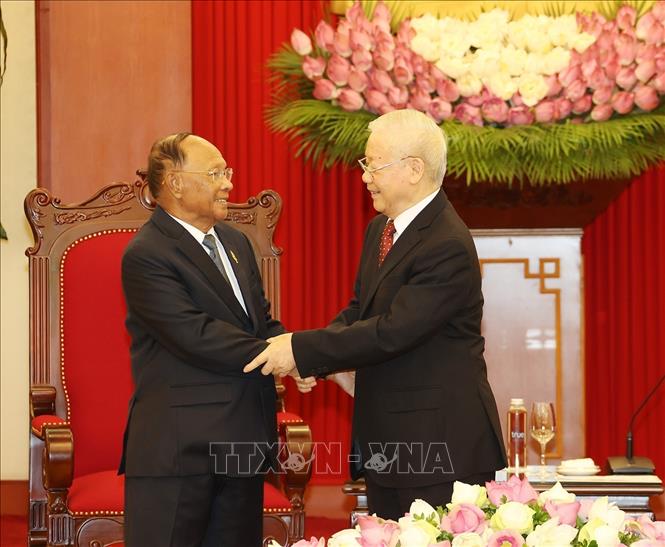KPV-Generalsekretär Nguyen Phu Trong empfängt den kamboschanischen Parlamentspräsidenten Samdech Heng Samrin