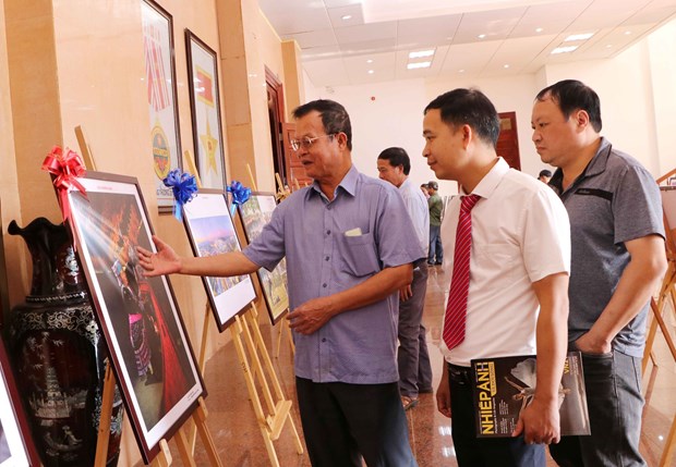 Eröffnung der Ausstellung der Kunstfotos in der Bergregion in Nordvietnam