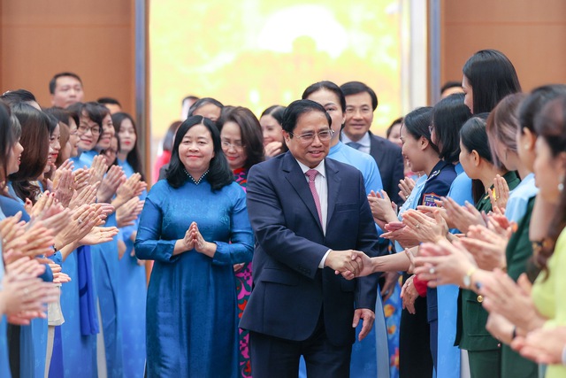 Premierminister Pham Minh Chinh tagt mit Frauen über die Geschlechtergleichheit