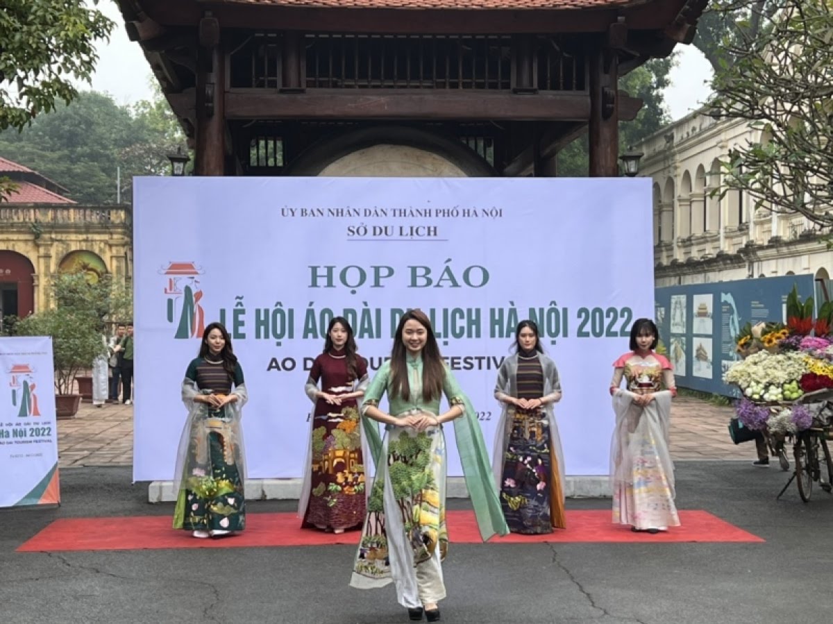 Hanoi fördert den Tourismus durch das Ao Dai-Fest 2022