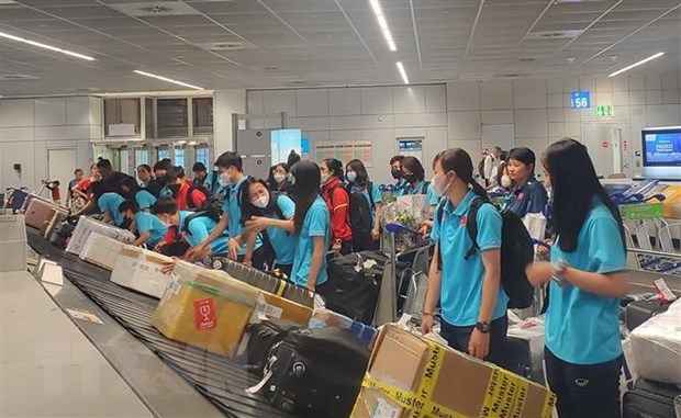 Frauenmannschaft aus Vietnam trainiert in Rüsselsheim am Main