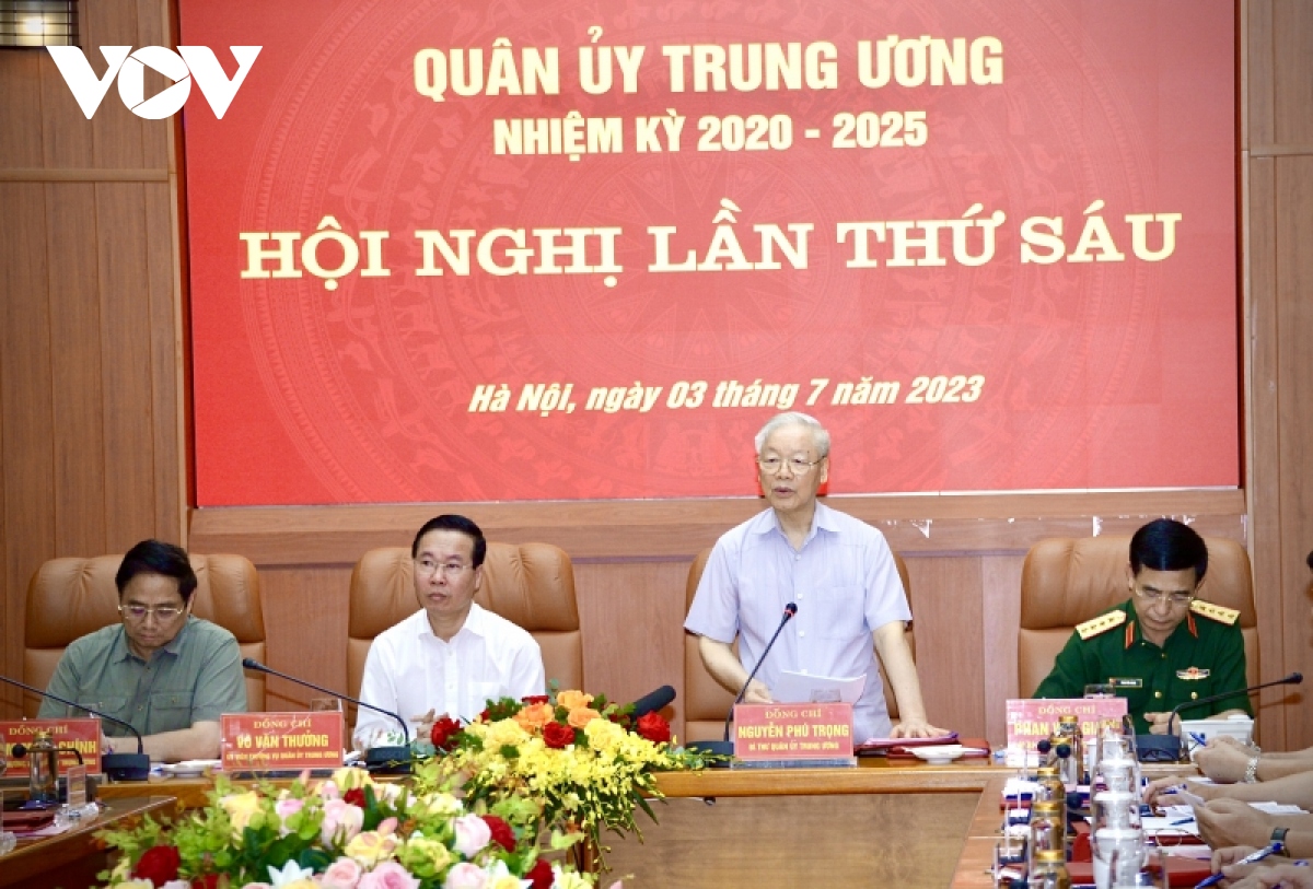 KPV-Generalsekretär Nguyen Phu Trong leitet die Sitzung der Parteileitung der Armee