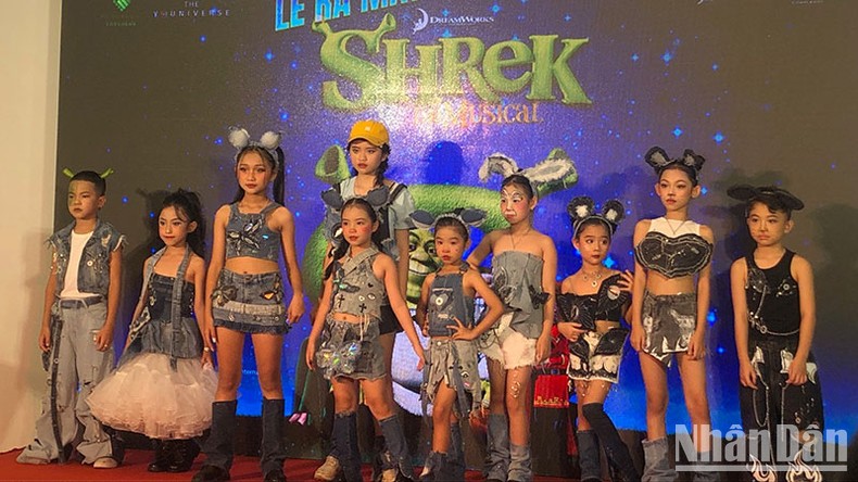 Shrek the Musical vom Broadway wird im Opernhaus in Hanoi aufgeführt