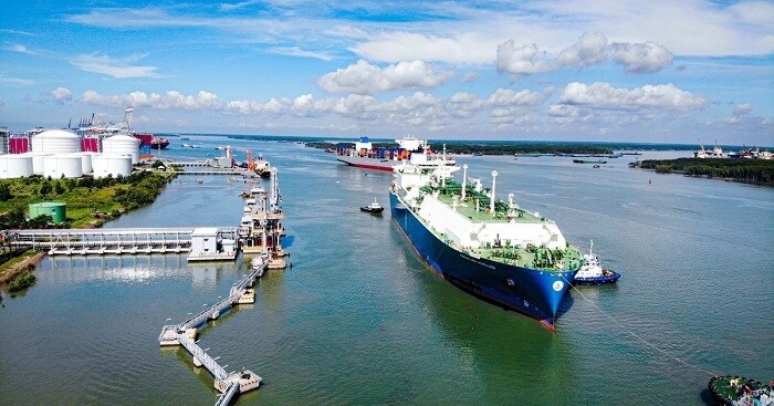 Der Hafen Thi Vai empfängt Schiff mit Flüssigerdgas