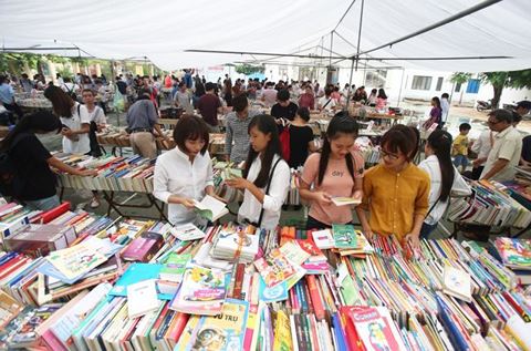Memperkenalkan Sepintas Lintas tentang Pasar Buku Bekas di Kota Hanoi