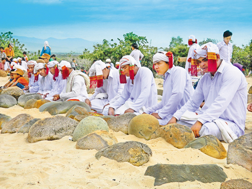 Perkenalan Sepintas tentang Etnis Minoritas yang Beragama Islam di Vietnam dan Badan-Badan Usaha Kecil dan Menengah di Vietnam