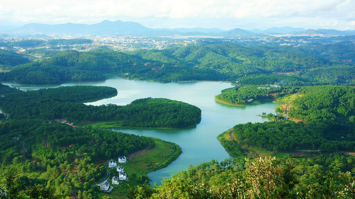 Keindahan Danau Tuyen Lam, Kota Da Lat