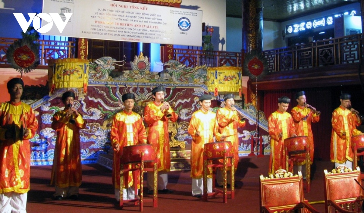 Comment la province de Thua Thiên-Huê préserve-t-elle son patrimoine culturel?