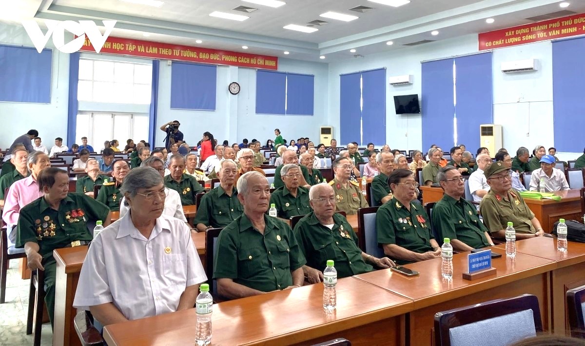 Échos d'une victoire: La campagne de Hô Chi Minh, 50 ans après