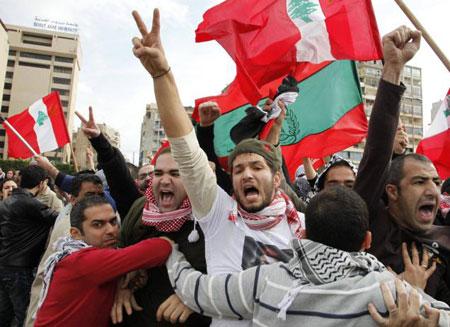 การเดินขบวนเรียกร้องให้รัฐบาลทหารเร่งถ่ายโอนอำนาจในอียิปต์ได้เกิดขึ้นต่อไป