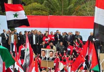 ประชาชนซีเรียจัดการเดินขบวนในทั่วประเทศในโอกาสรำลึกครบรอบ 1 ปี การเกิดวิกฤตการเมือง