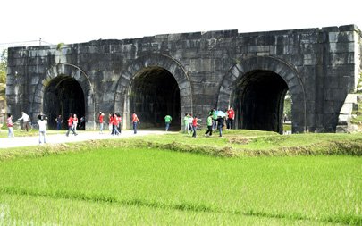 กำแพงราชวงค์ Hồ - มรดกวัฒนธรรมโลก