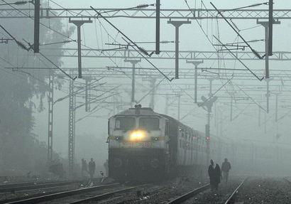 เกิดเหตุรถไฟชนกันในอีนเดีย