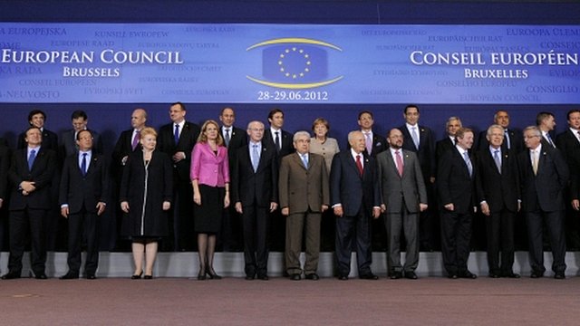 ที่ประชุมสุดยอดสหภาพยุโรปหารือเกี่ยวกับมาตรการแก้ไขวิกฤติหนี้สาธารณะ
