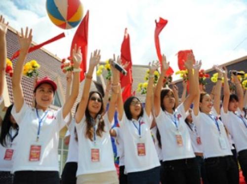 โครงการค่ายฤดูร้อนเวียดนาม ปี 2012 เน้นการแนะนำรากฐานทางวัฒนธรรมและประวัติศาสตร์